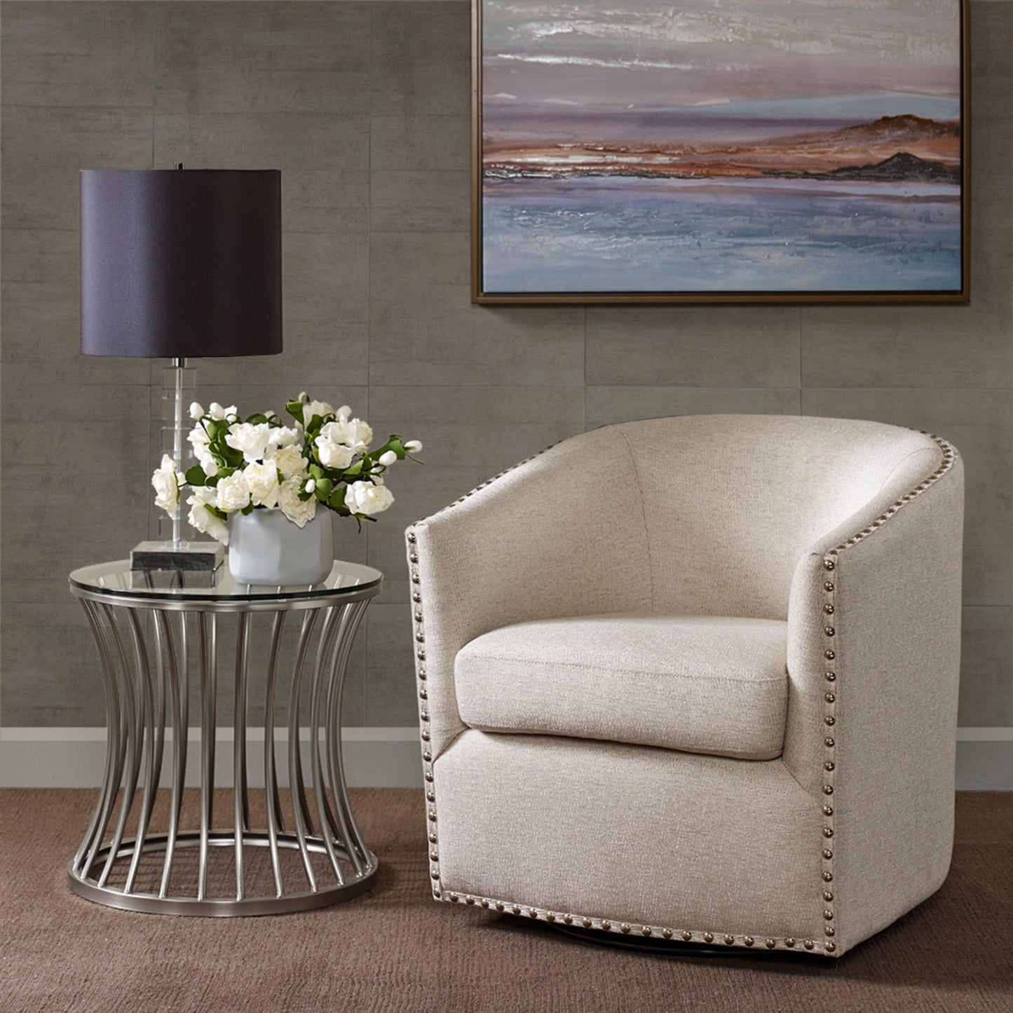 Luxurious Swivel Chair With 360 Degree Rotation