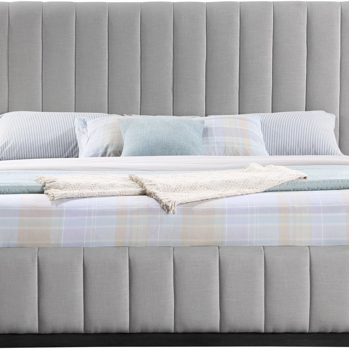 Lucia - Bed