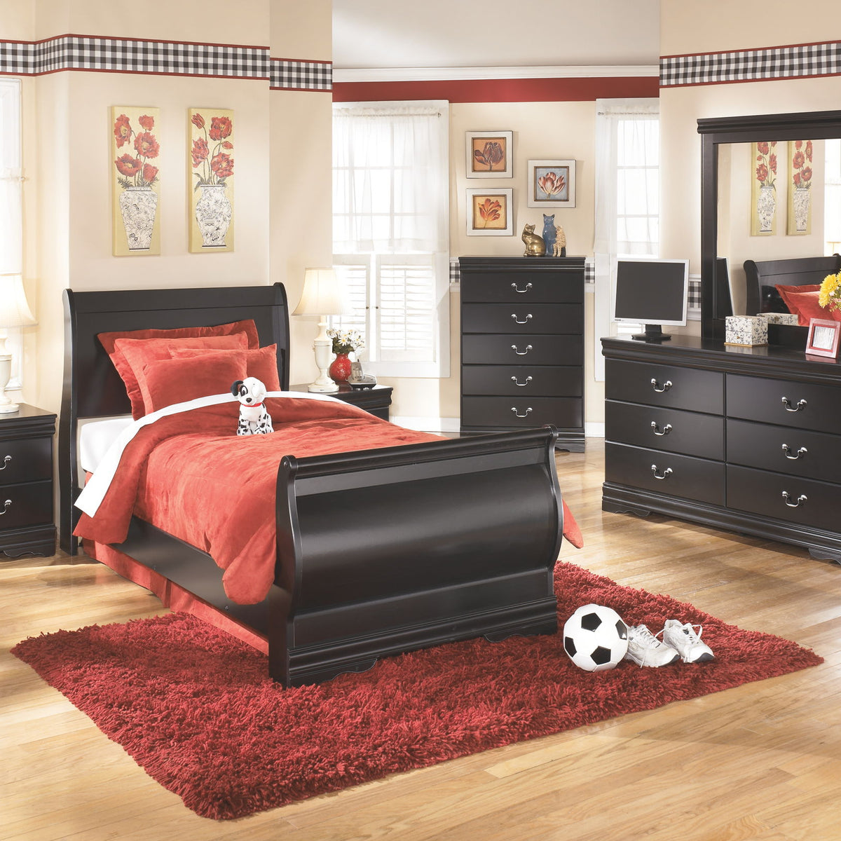 Huey Vineyard - Dresser, Mirror - Black