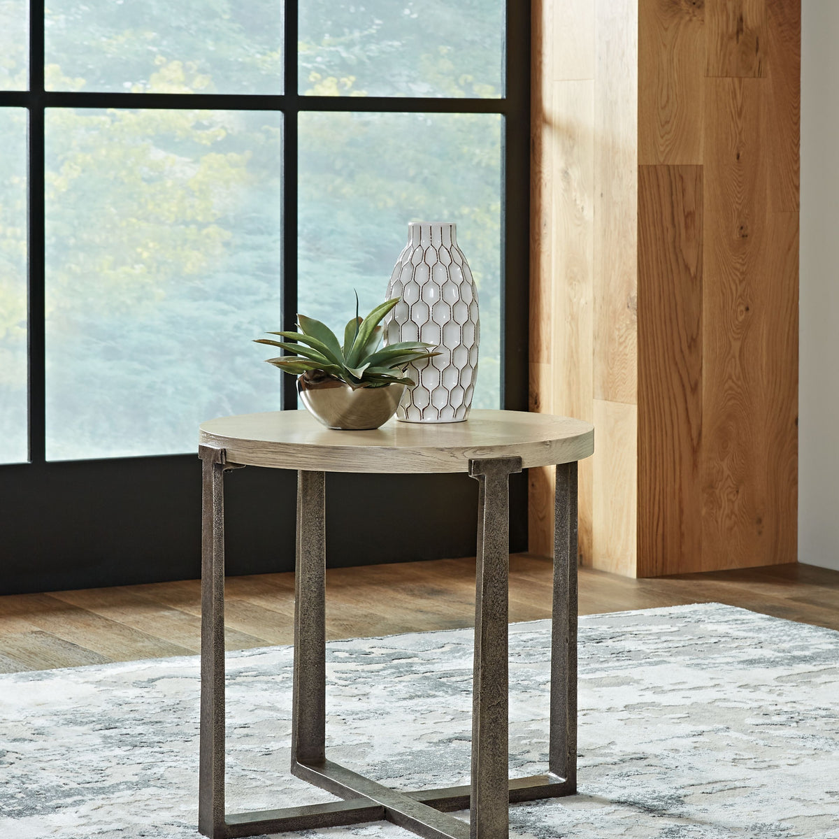 Dalenville - Round End Table - Gray