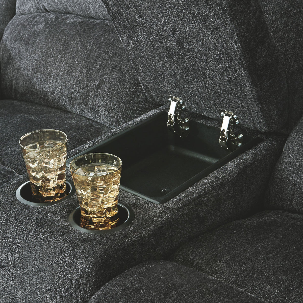 Draycoll - Reclining Loveseat