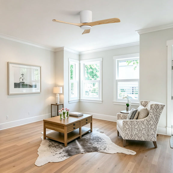Ceiling fan with light wood 3 blades and white flush-mounted housing