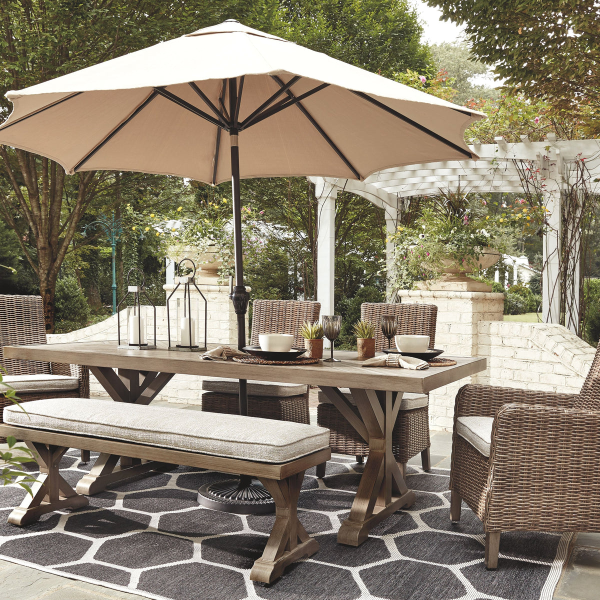 Beachcroft - Rect Dining Table W/Umb Opt
