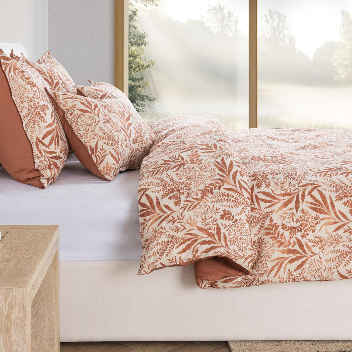 Chestnut leaf-pattern duvet set with two pillow shams and coordinating pillows