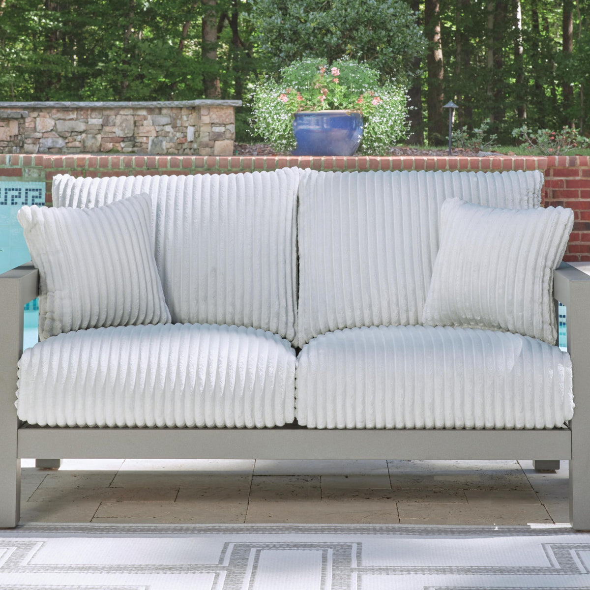 Hurley Park - Loveseat With Cushion - Gray