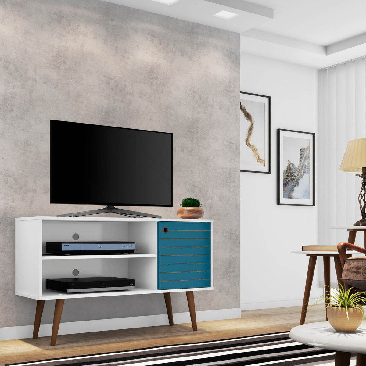 Manhattan Liberty - TV Stand With White Frame