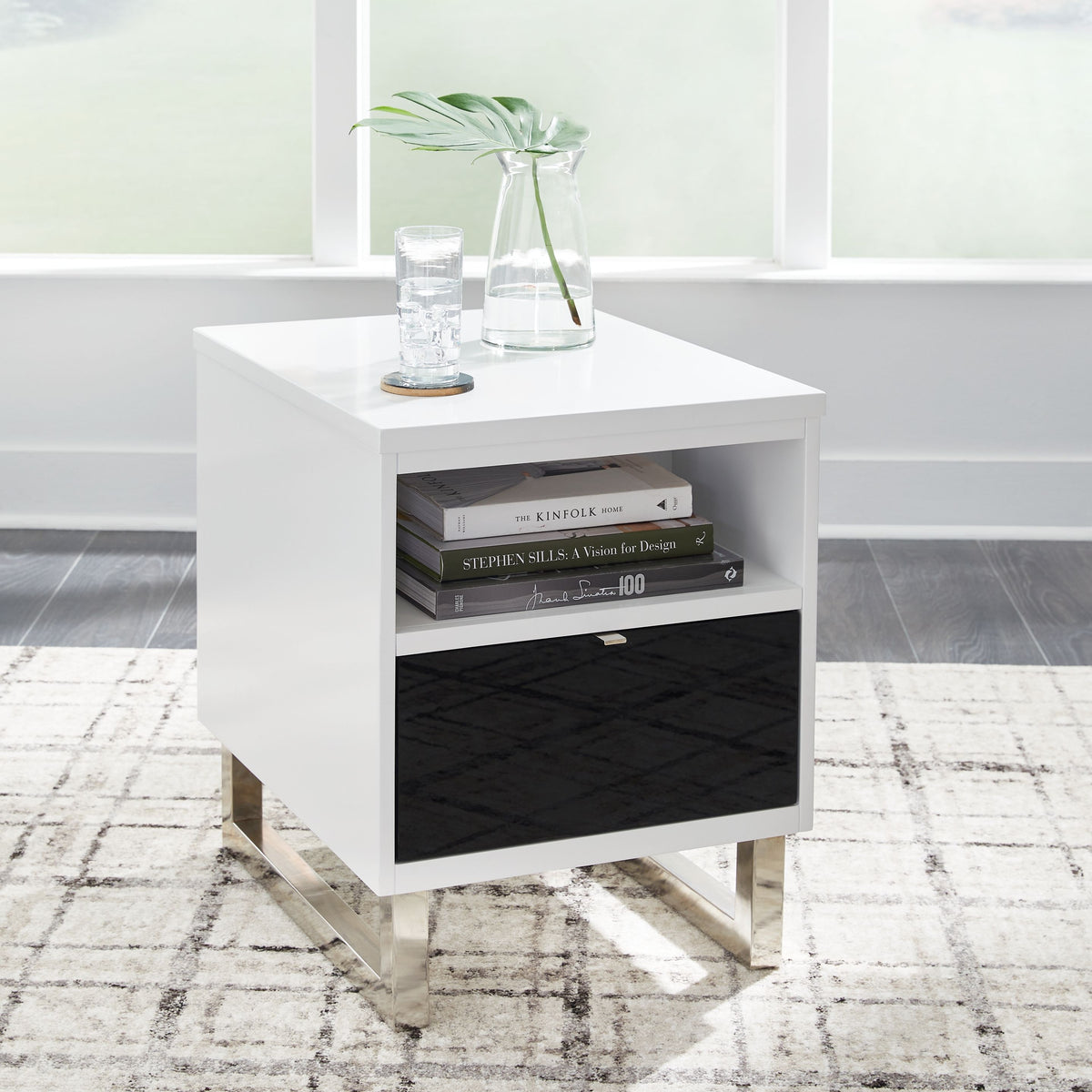 Gardoni - Chair Side End Table - White / Black