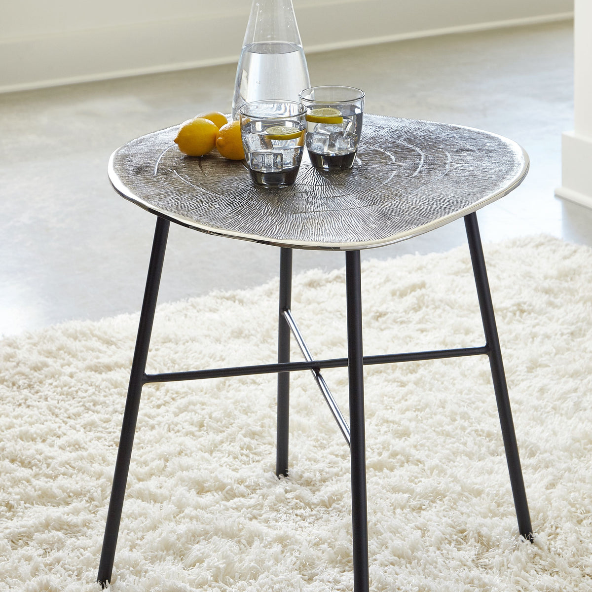 Laverford - Round End Table - Chrome / Black