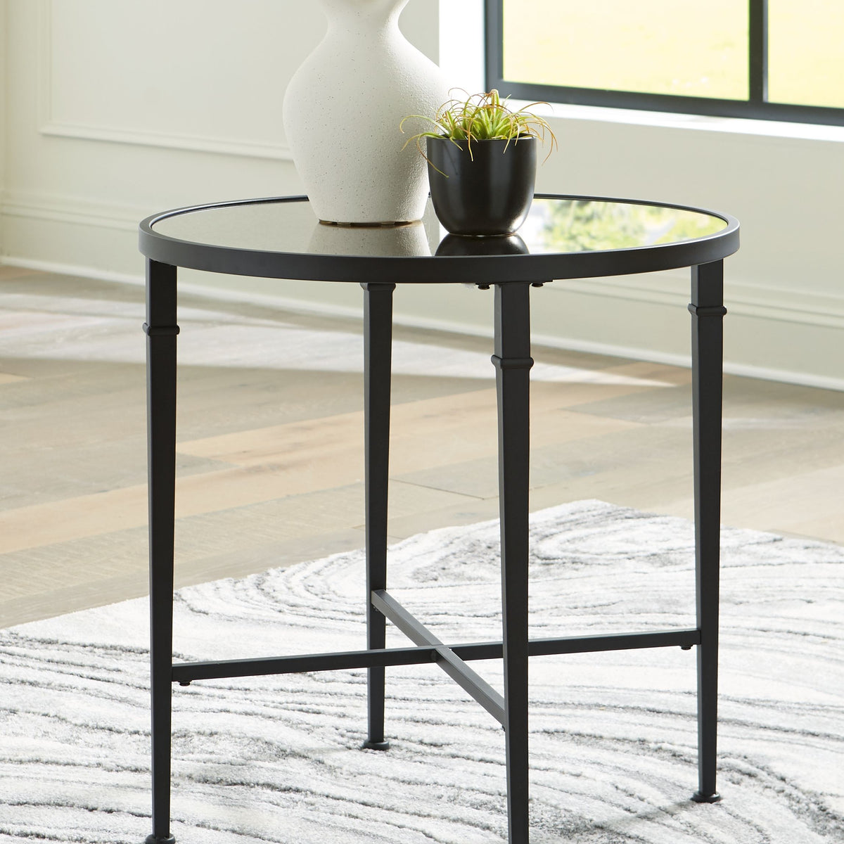 Cadeburg - Black - Accent Table