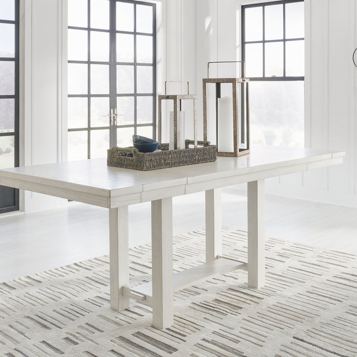 Robbinsdale - Rectangular Dining Table