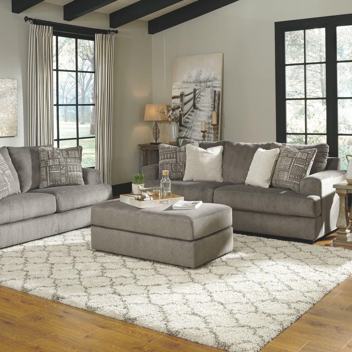 Soletren - Sofa, Loveseat