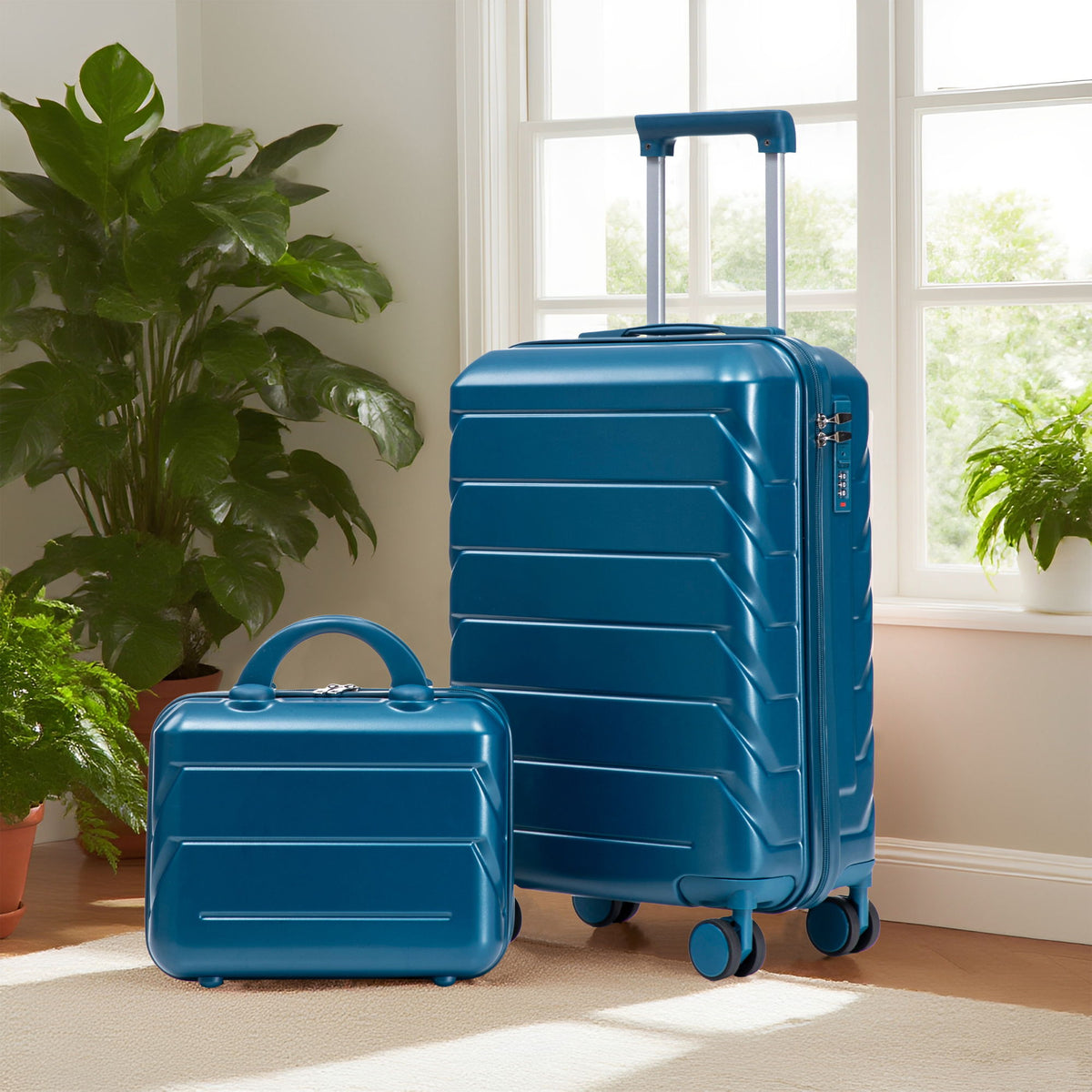 Spinner Luggage Set With Combination Lock