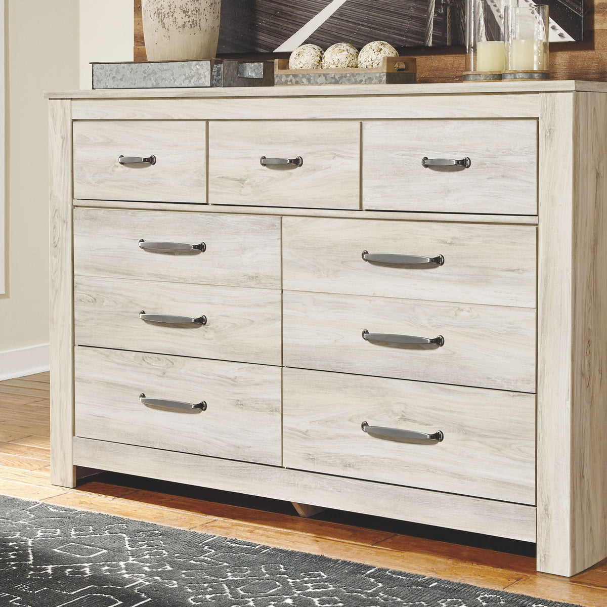Bellaby - Dresser