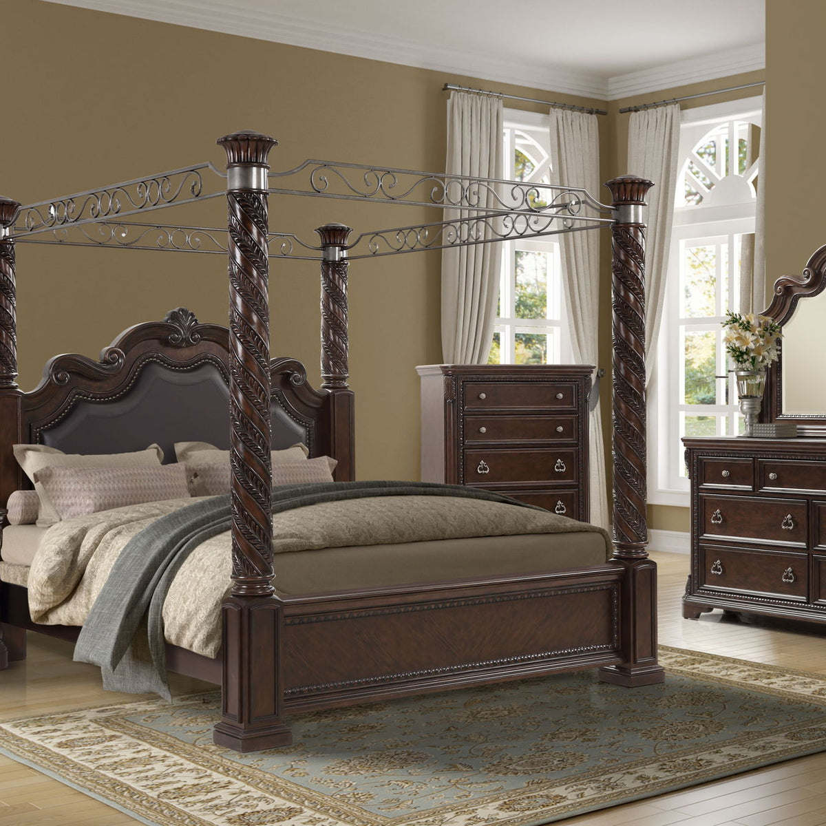 Traditional 5 Drawer Chest - Mahogany