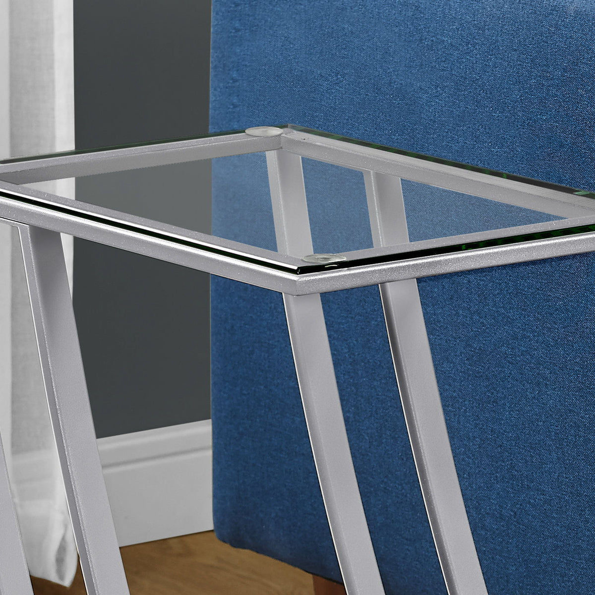 Accent Table, C - Shaped, Sturdy Construction, Contemporary & Modern