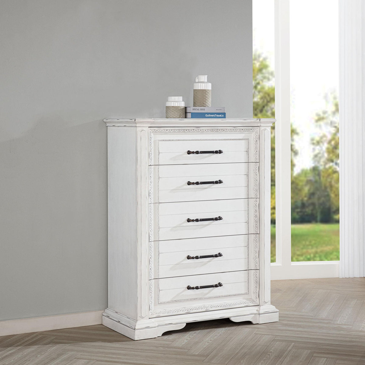 McKinney 5-drawer Bedroom Chest of Drawers Vintage White