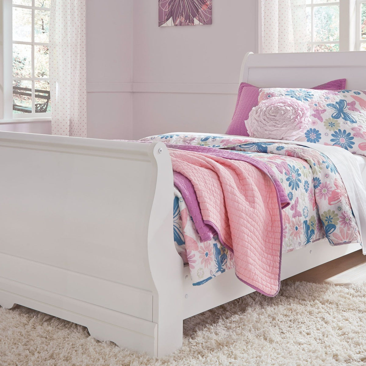 Anarasia - Sleigh Bed