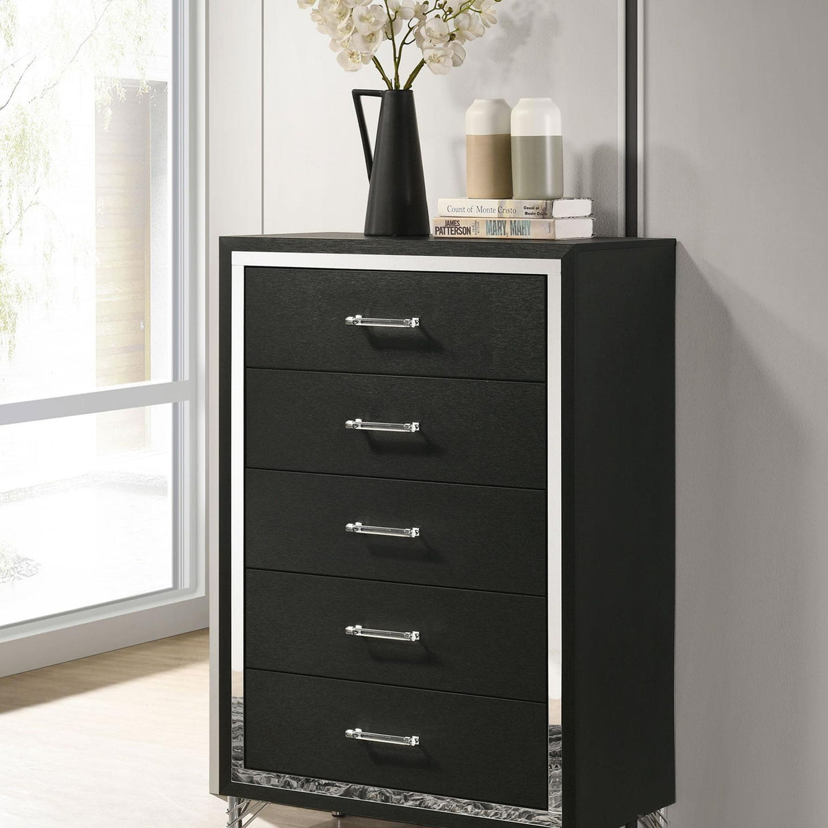Lucia 5-drawer Bedroom Chest of Drawers Black
