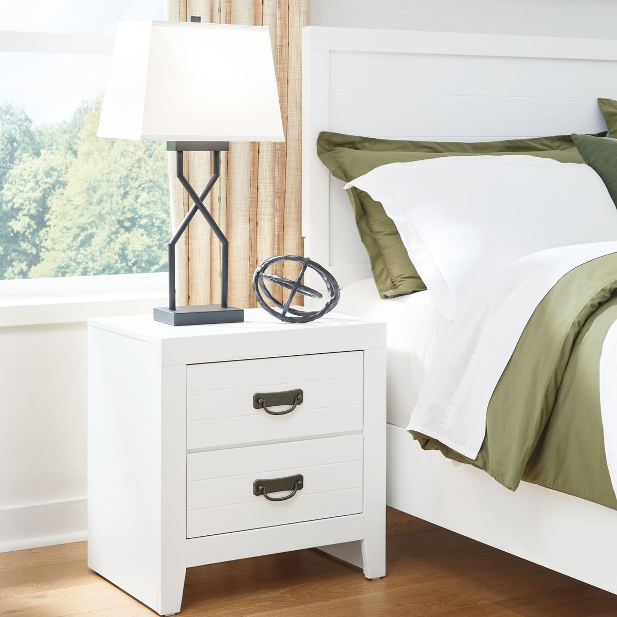 Binterglen - Two Drawer Night Stand - White