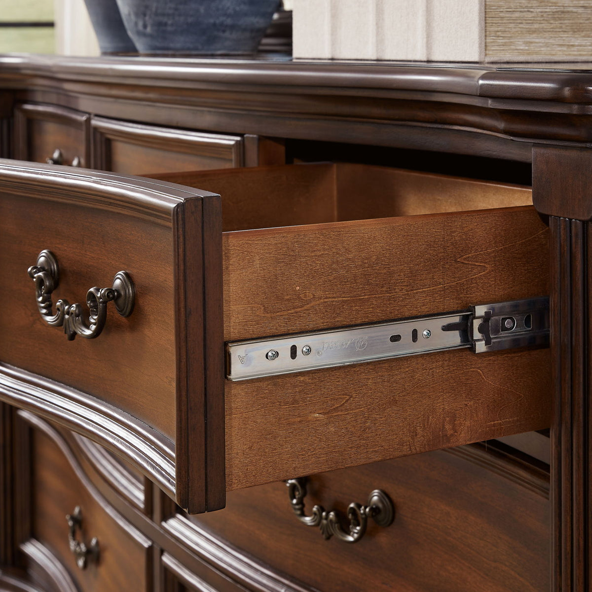 Lavinton - Dresser And Mirror - Brown
