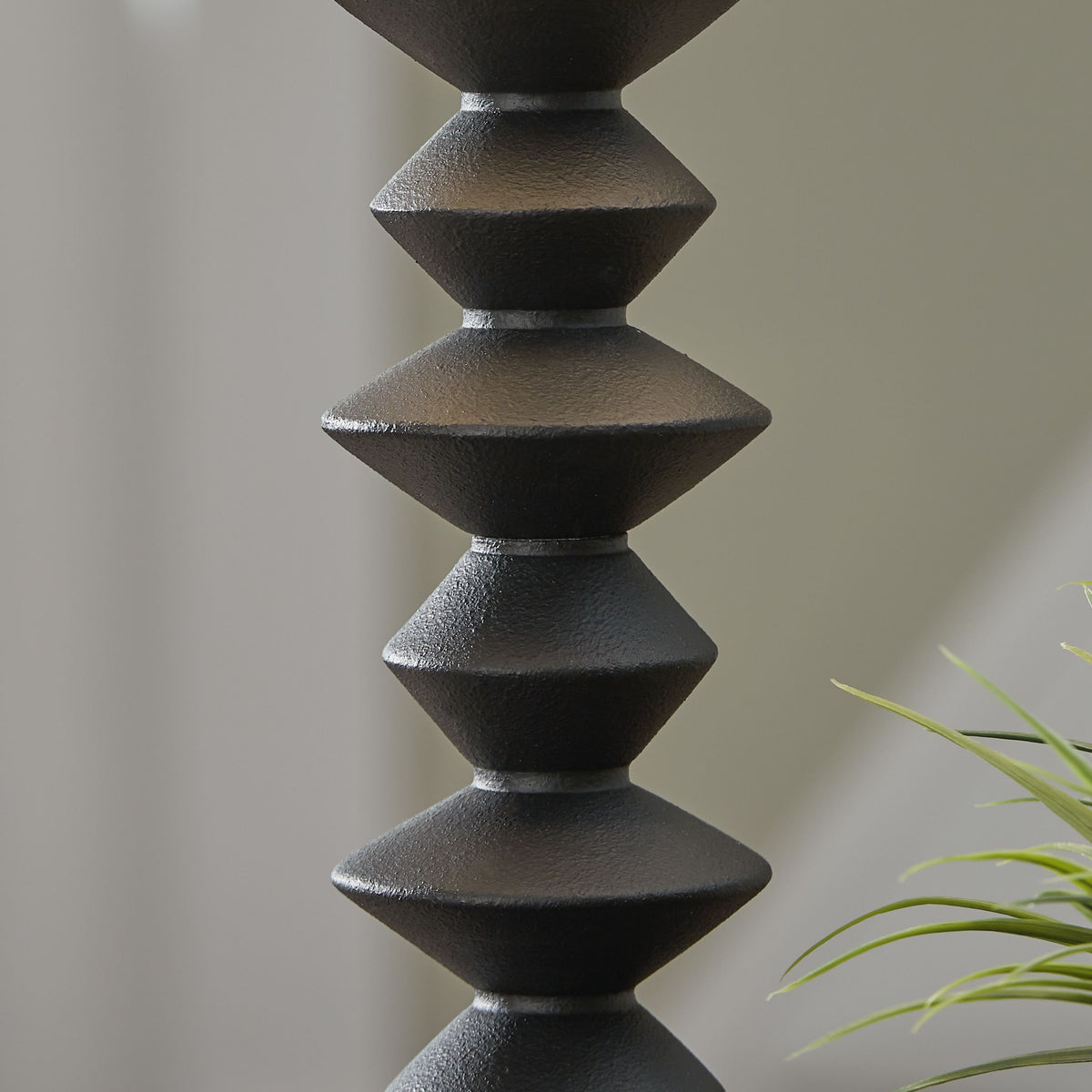 Luanndon - Black - Poly Buffet Lamp