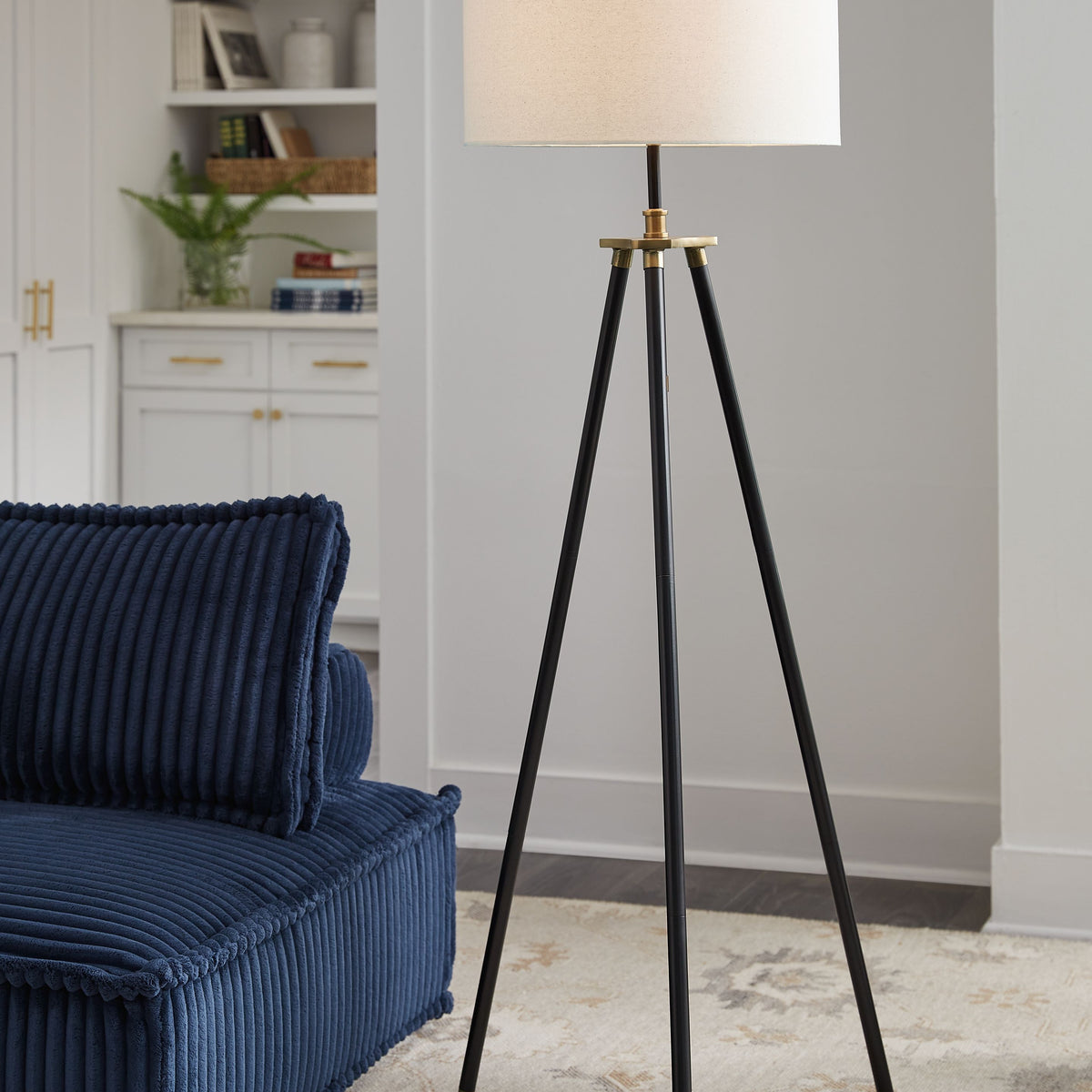 Cashner - Black / Gold Finish - Metal Floor Lamp