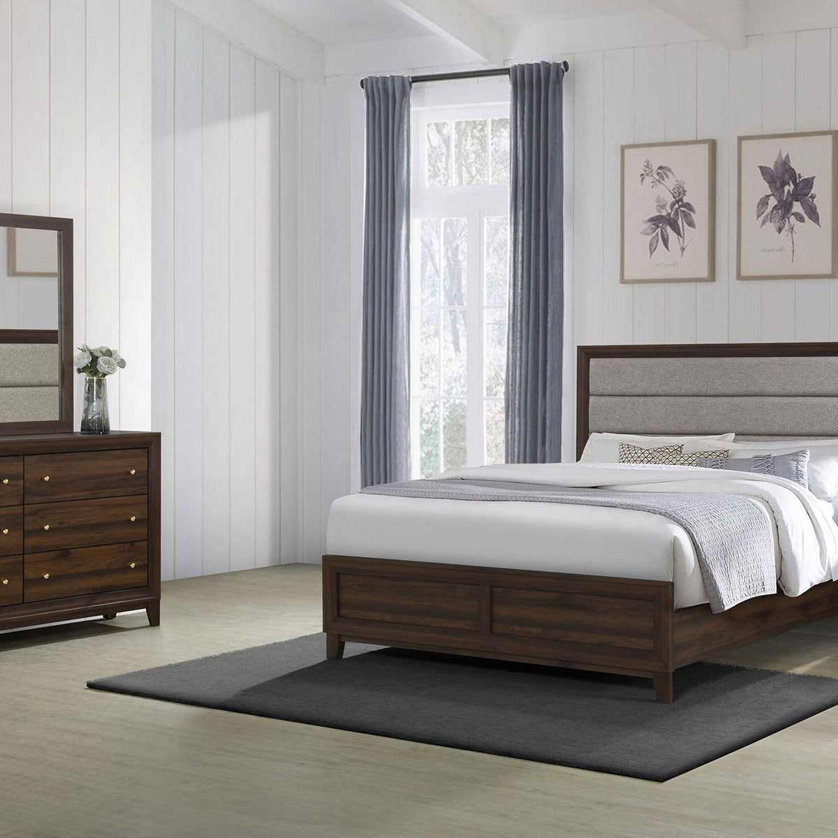 Welsley 4-piece California King Bedroom Set Walnut