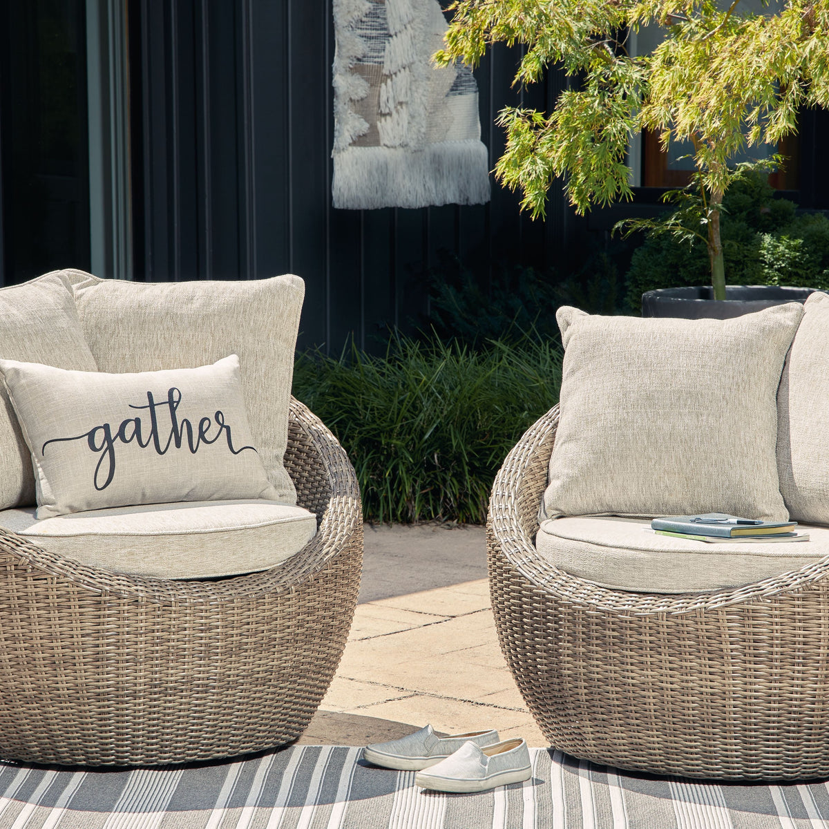 Danson - Swivel Lounge With Cushion