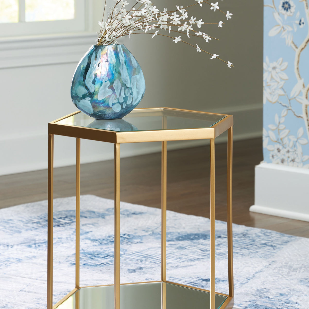 Veerwick - Gold Finish - Accent Cocktail Table