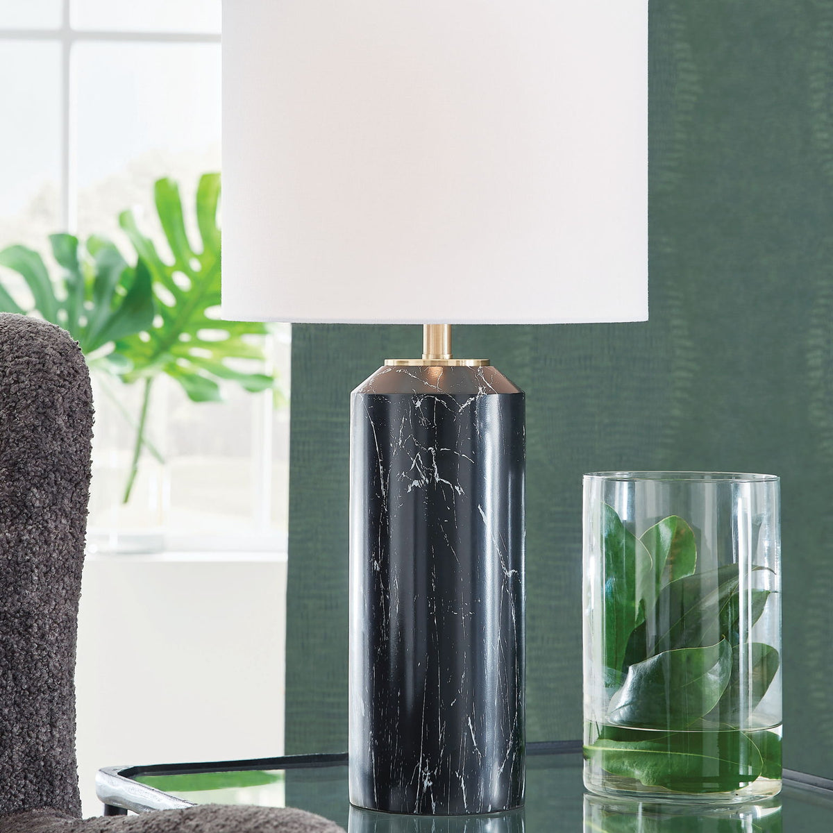 Hanzila - Poly Table Lamp - Black / Gold Finish