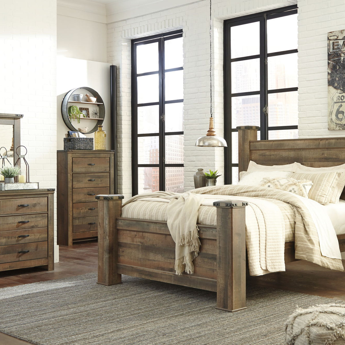 Trinell - Poster Bed