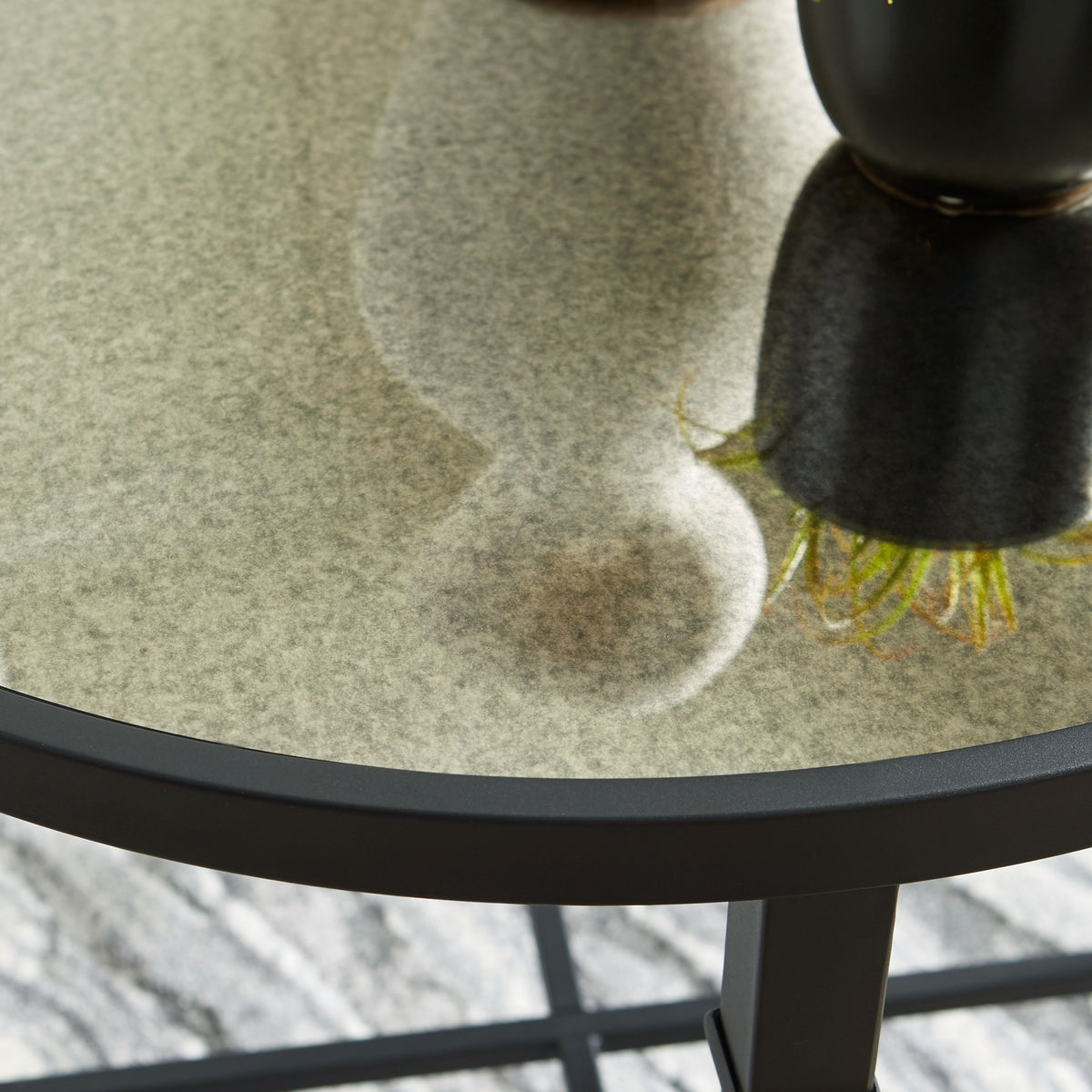 Cadeburg - Black - Accent Table
