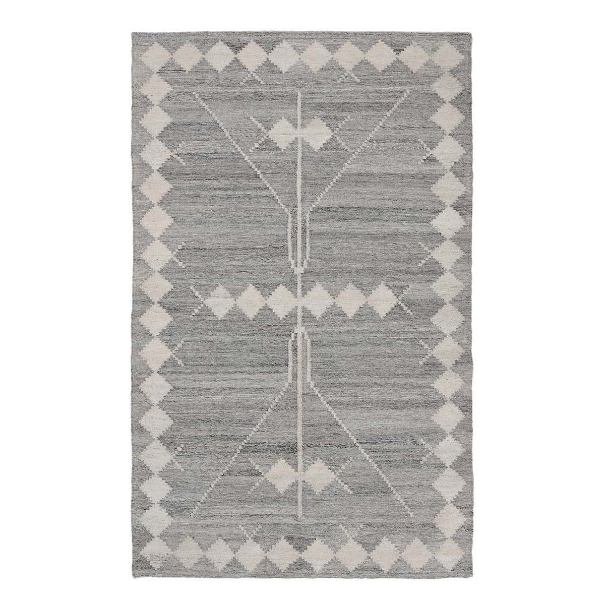 Indoor/outdoor rug in gray with cream diamond lattice border and symmetrical central medallion