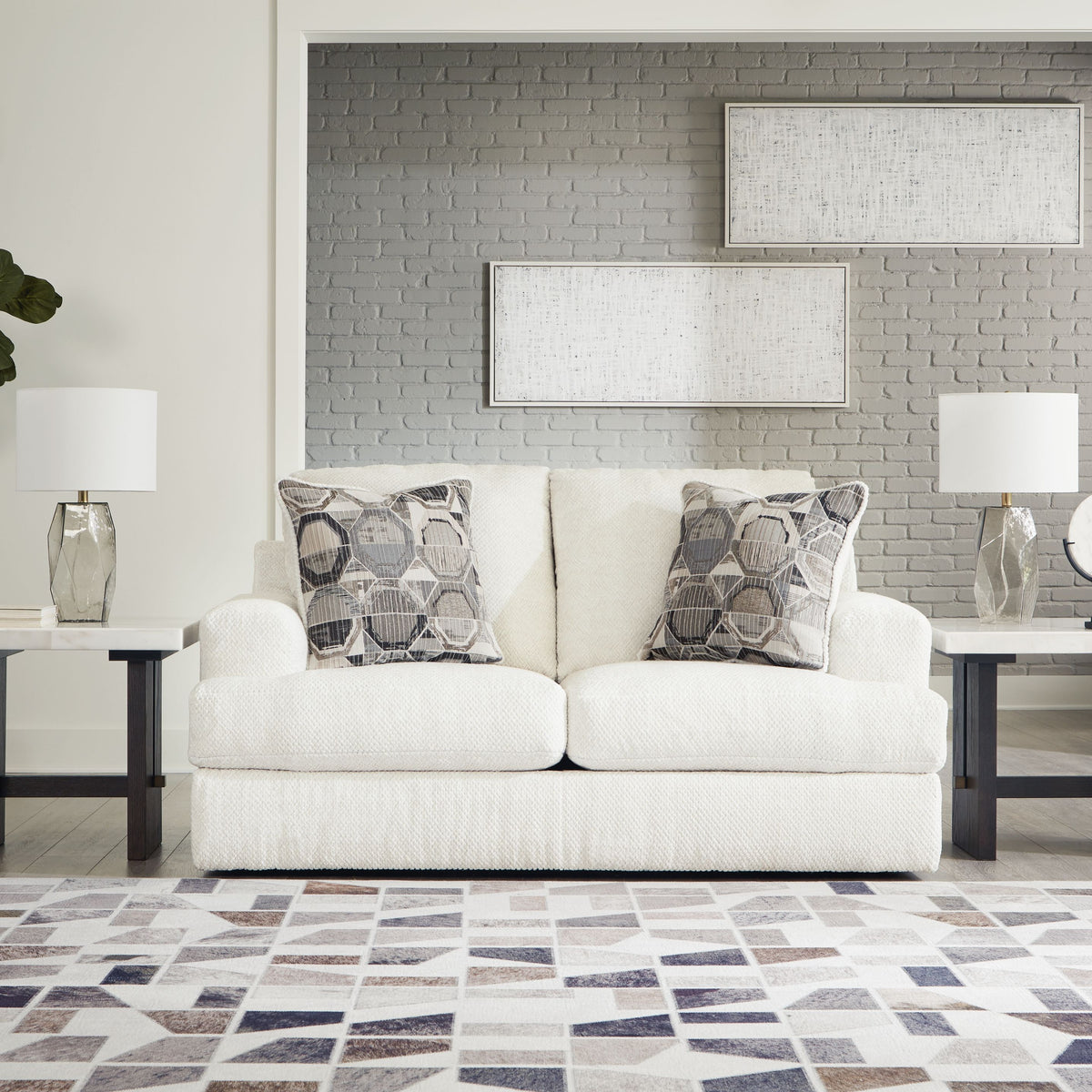 Karinne - Loveseat