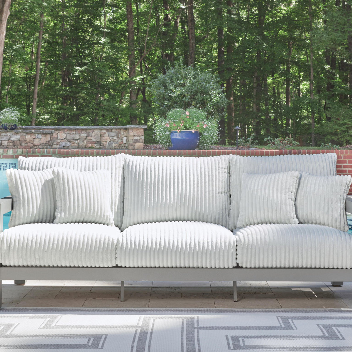 Hurley Park - Sofa With Cushion - Gray