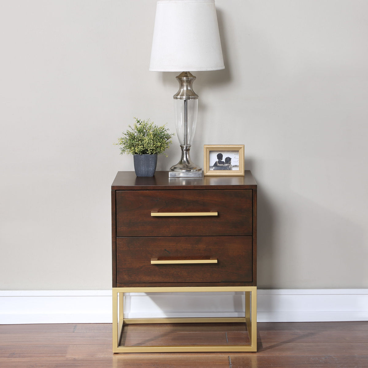 Maxine - Night Stand