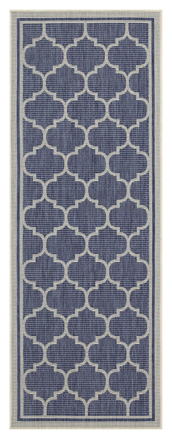 Polypropylene indoor/outdoor area rug with blue quatrefoil pattern and border