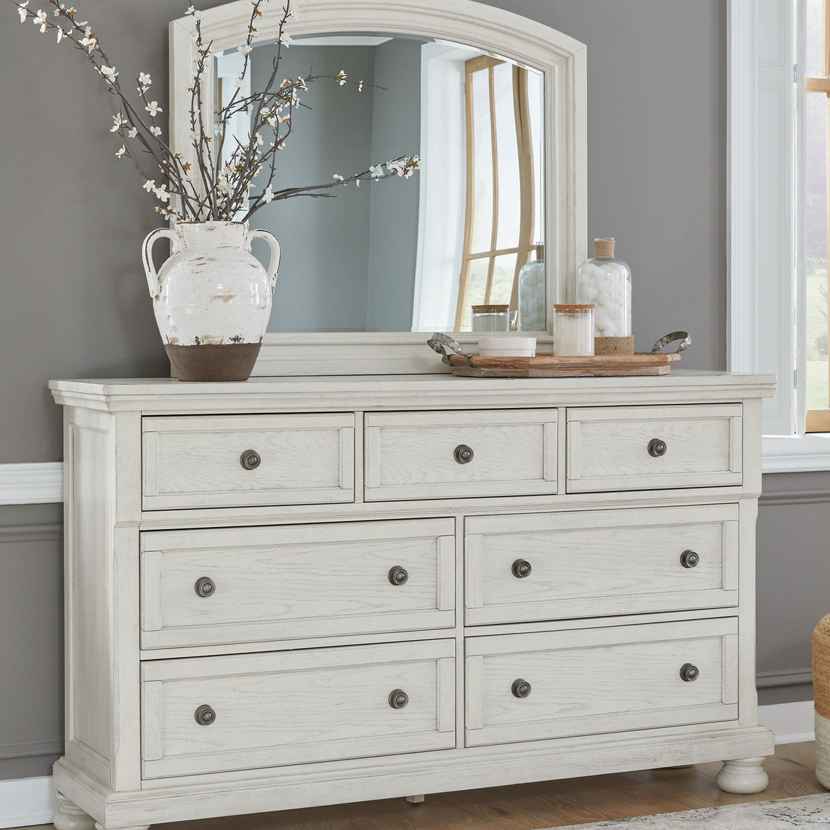 Robbinsdale - Sleigh Bed Set