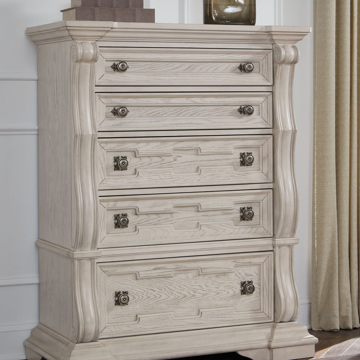 Bruchandi - Five Drawer Chest - Antique White