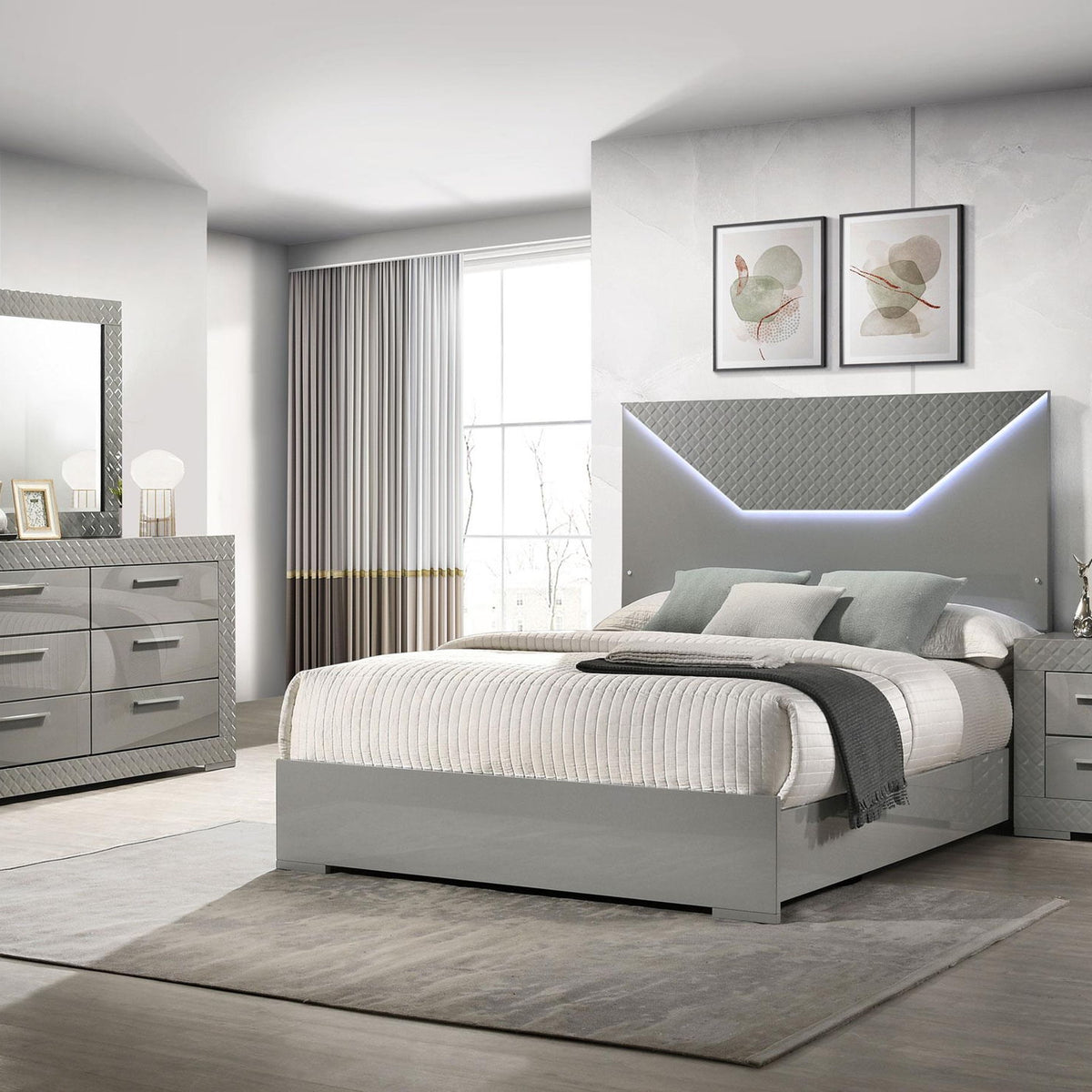 Ives 4-piece Eastern King Bedroom Set Grey High Gloss