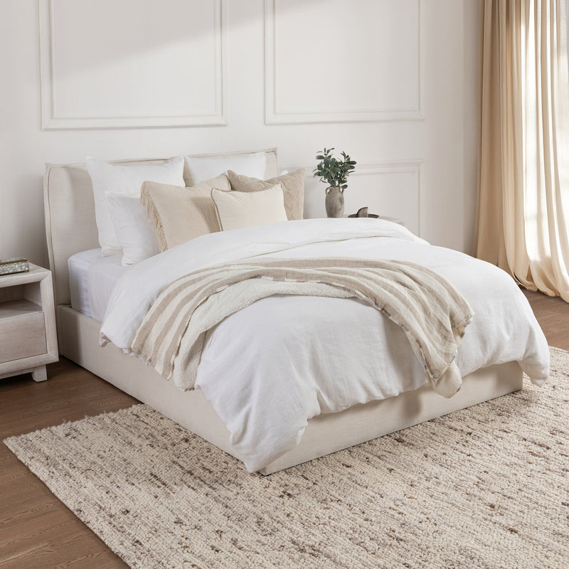 Cloud 3-piece duvet set with white duvet cover and two pillow shams