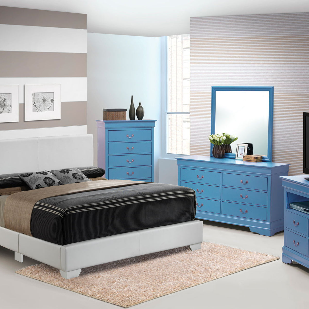 Elegant Platform Bed For Relaxed Spaces