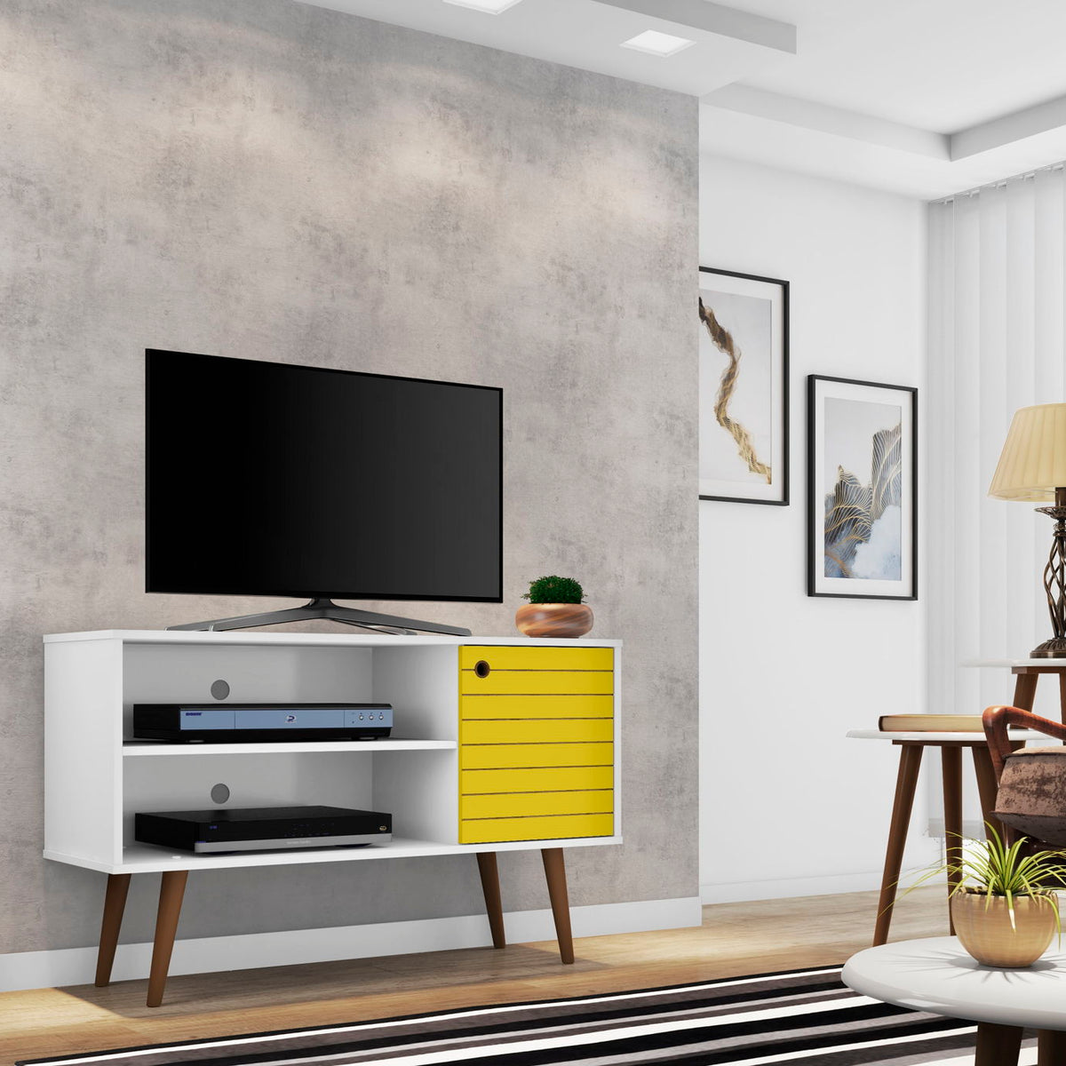 Manhattan Liberty - TV Stand With White Frame