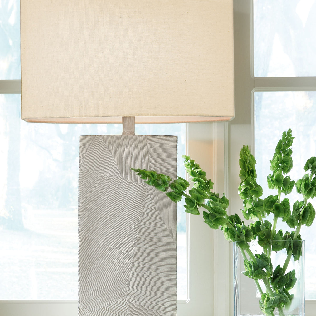 Bradard - Brown - Poly Table Lamp