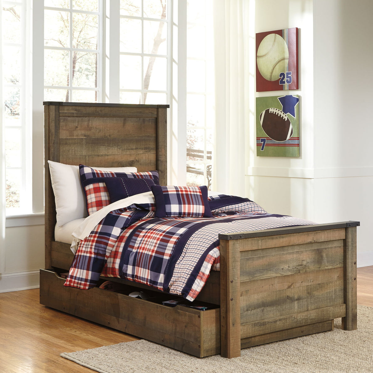 Trinell - Panel Bed