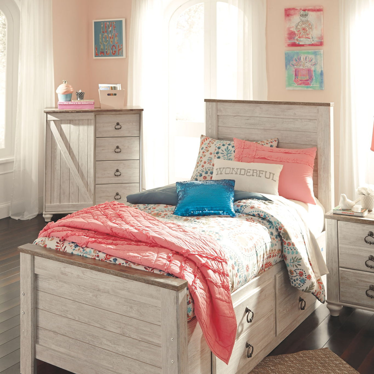 Willowton - Panel Bed
