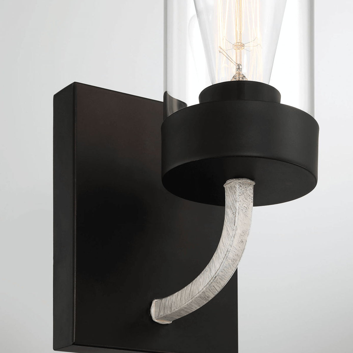 Zephyr - Single Light Sconce - Black / Clear