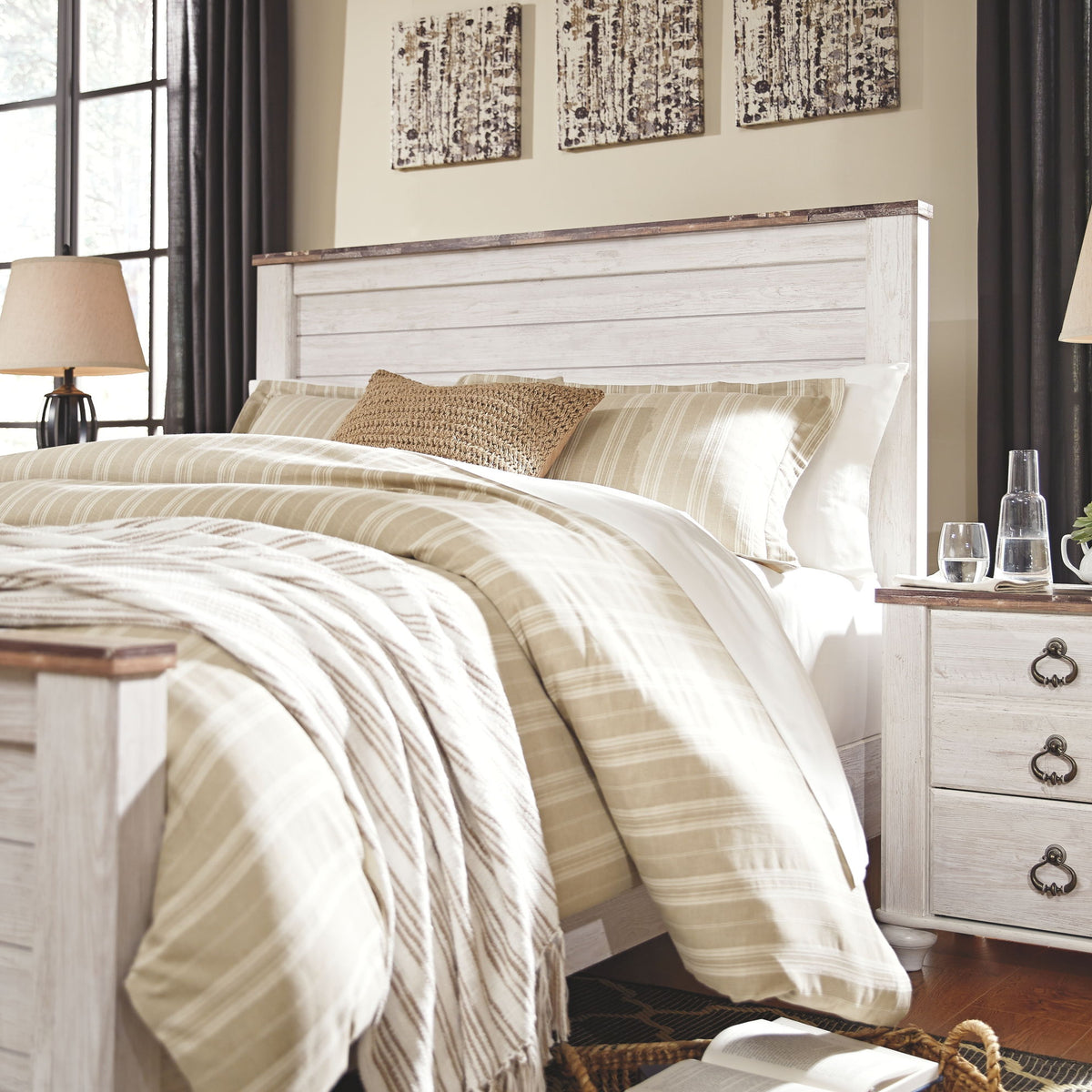 Willowton - Panel Bed