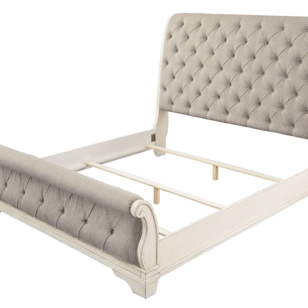 Realyn - Upholstered Sleigh Bed