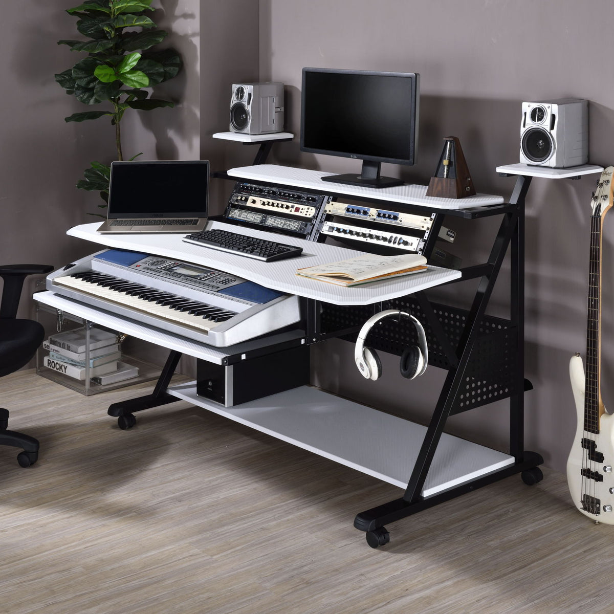 Willow - Versatile Music Desk